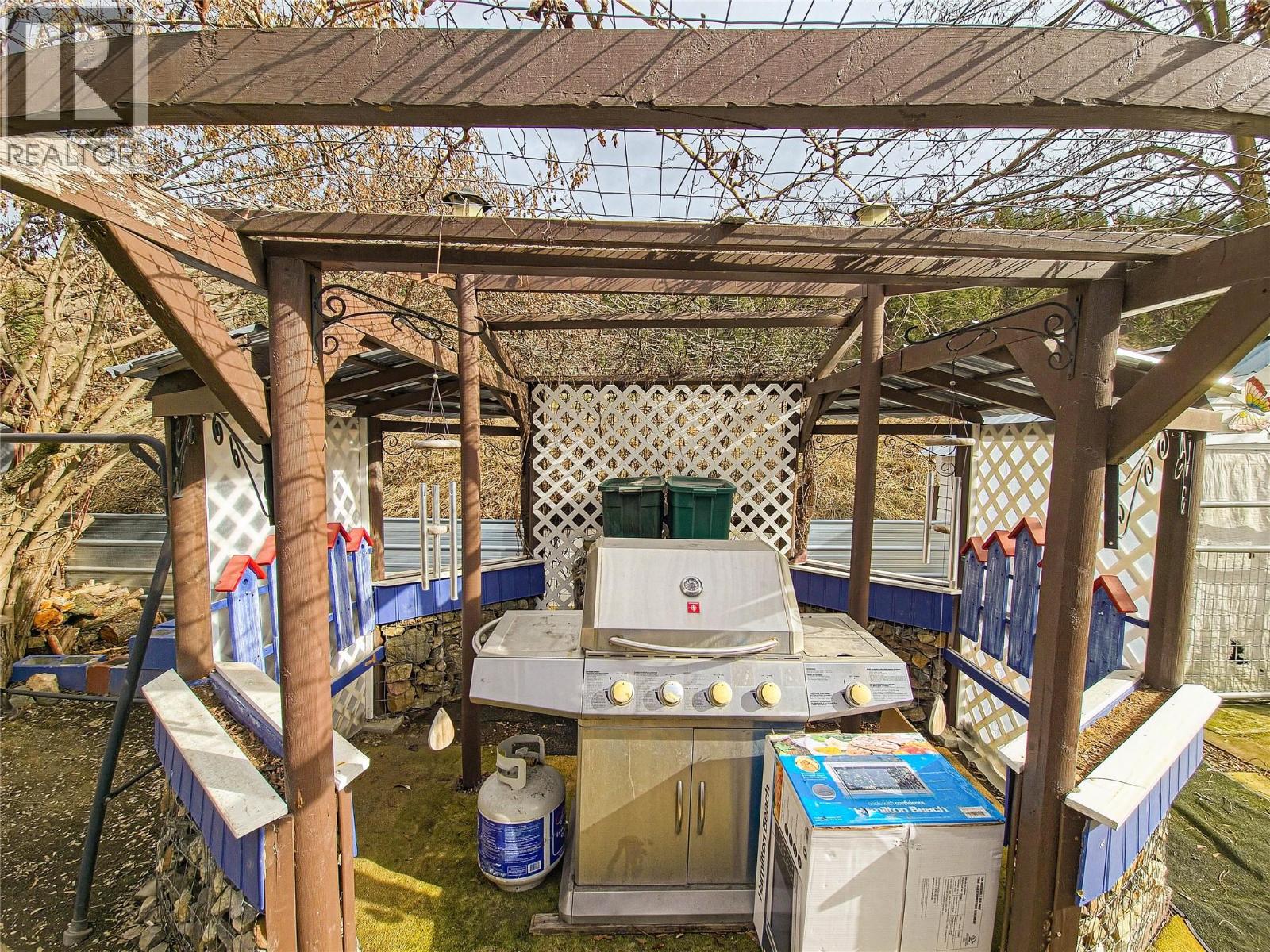  327 97A Highway, Spallumcheen