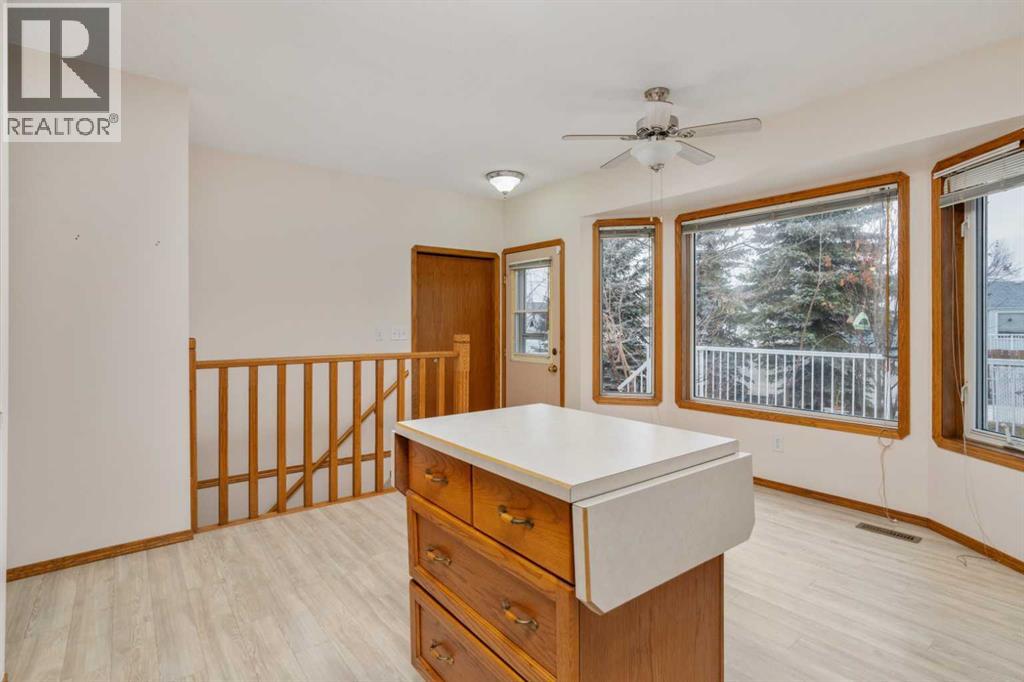 Single Family House Bungalow for Sale in   Avenue Victoria Park Camrose 