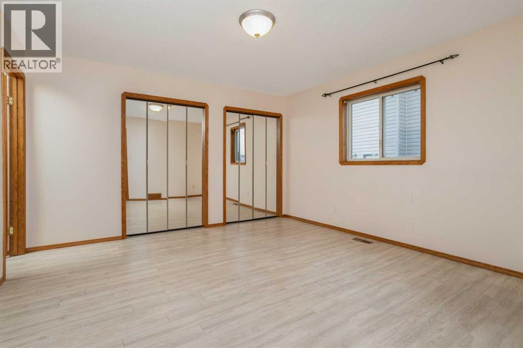 Single Family House Bungalow for Sale in   Avenue Victoria Park Camrose 