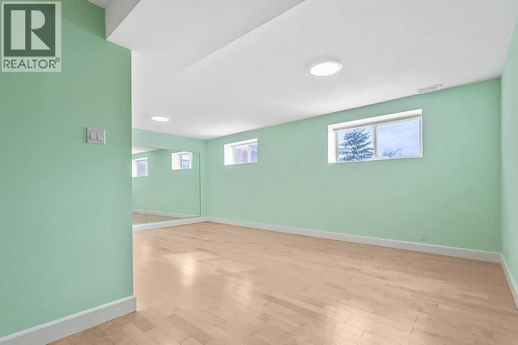 Single Family House 4 Level for Sale in  Mt Aberdeen Close SE McKenzie Lake Calgary 