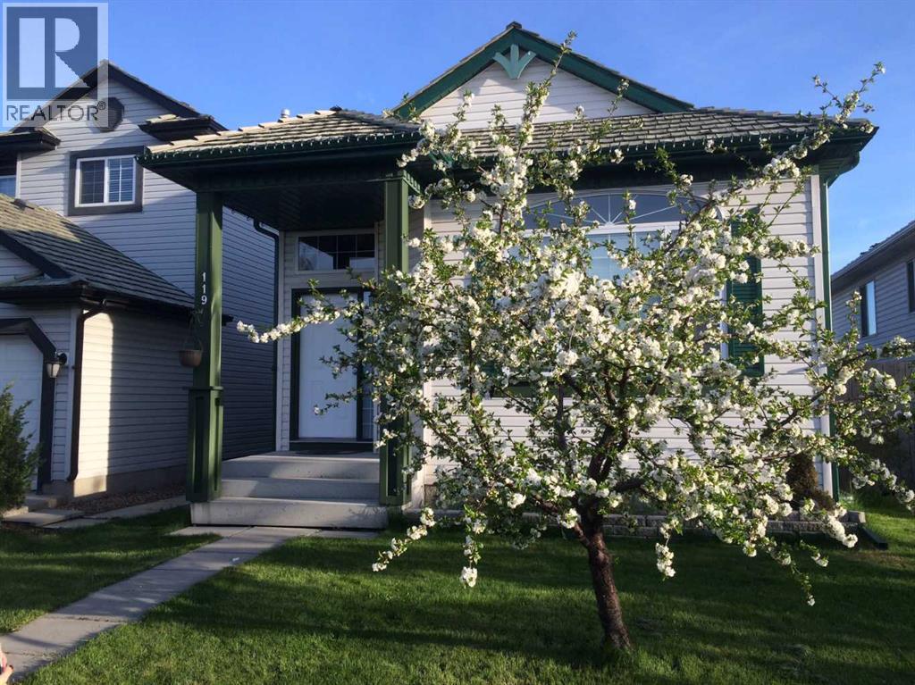 Single Family House 4 Level for Sale in  Mt Aberdeen Close SE McKenzie Lake Calgary 