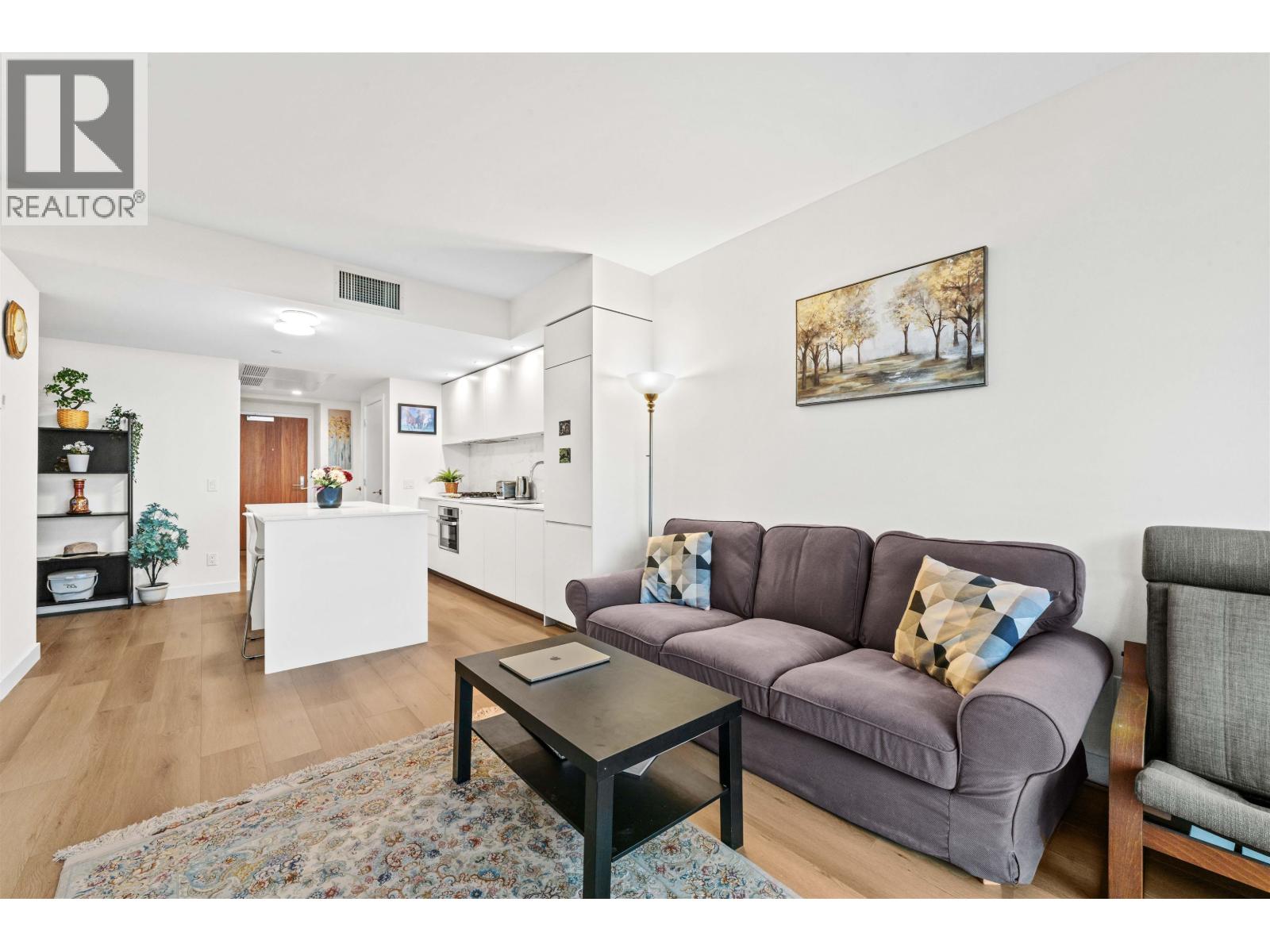 706 6463 SILVER AVENUE