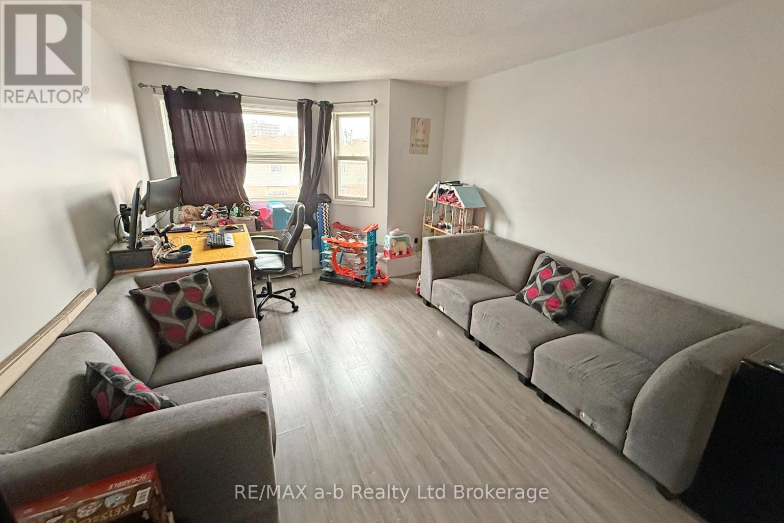 #36 64 HIAWATHA ROAD - 12