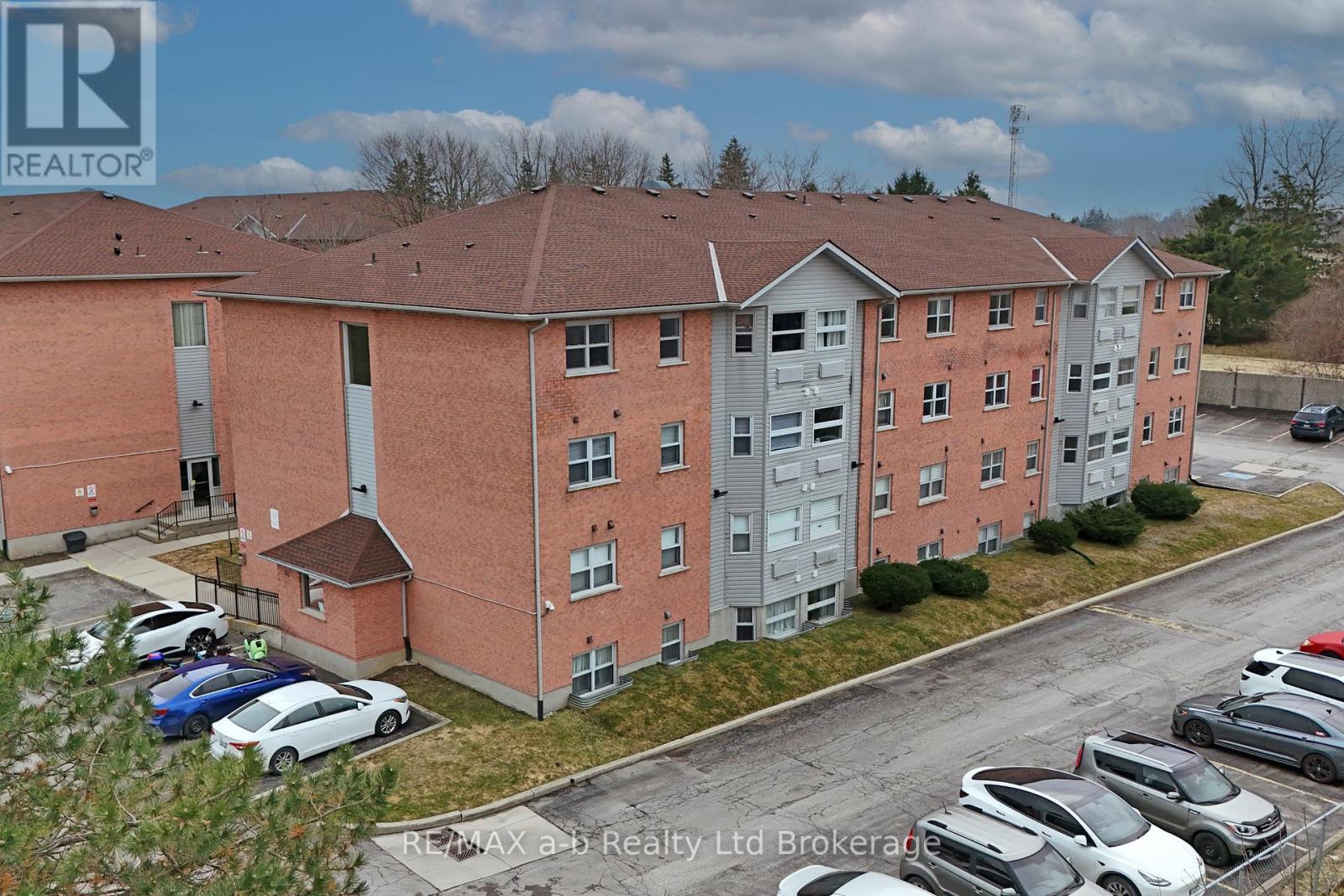 #36 64 HIAWATHA ROAD - 2