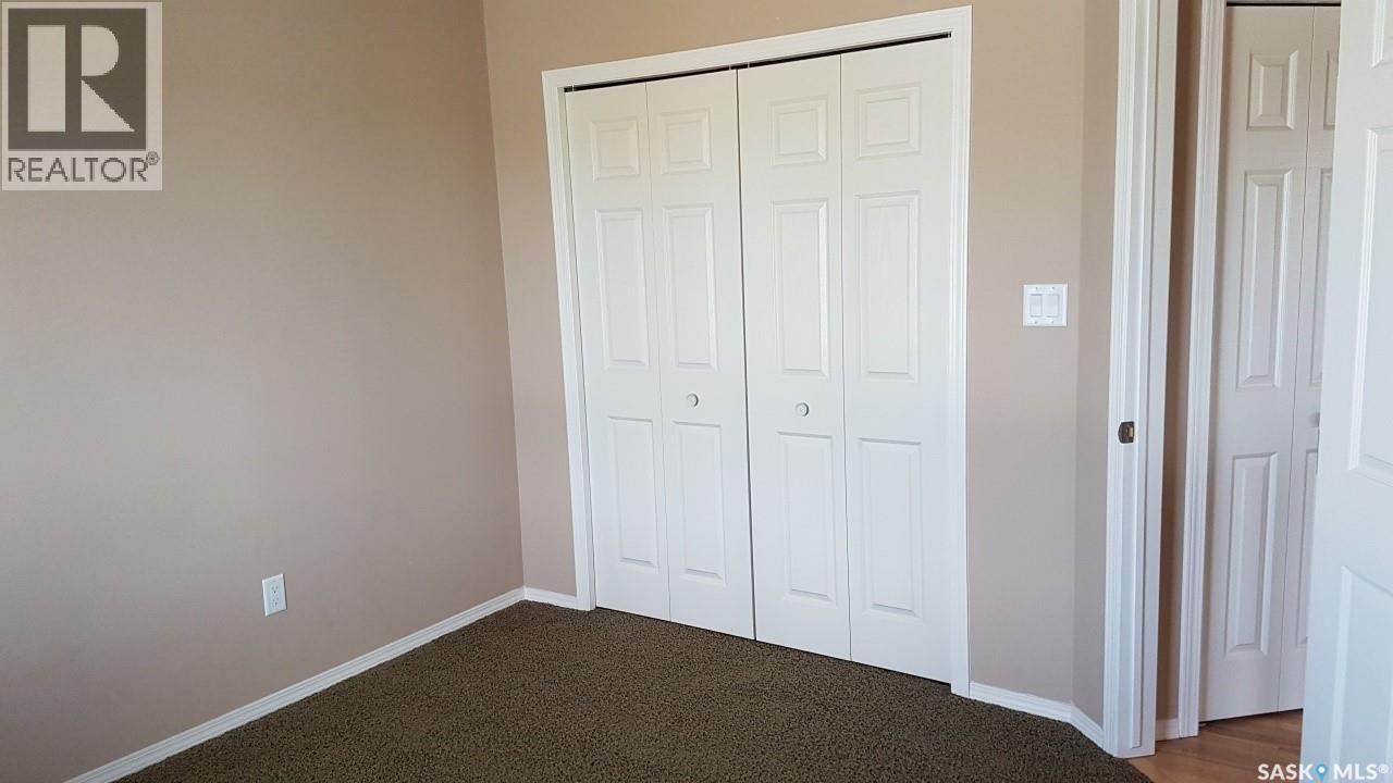 #1 201 CARLYLE AVENUE - 13