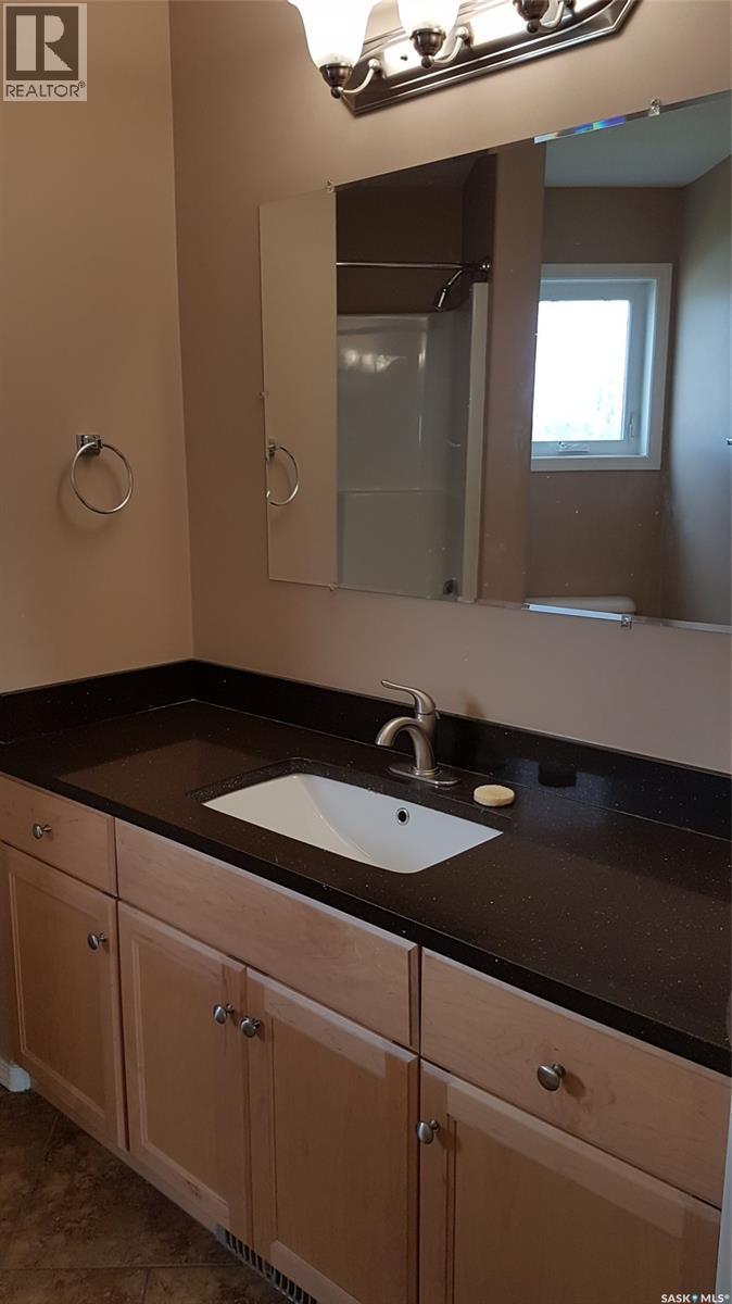 #1 201 CARLYLE AVENUE - 14