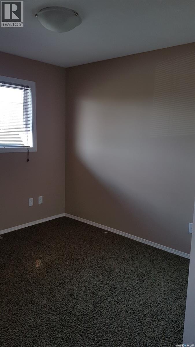 #1 201 CARLYLE AVENUE - 17