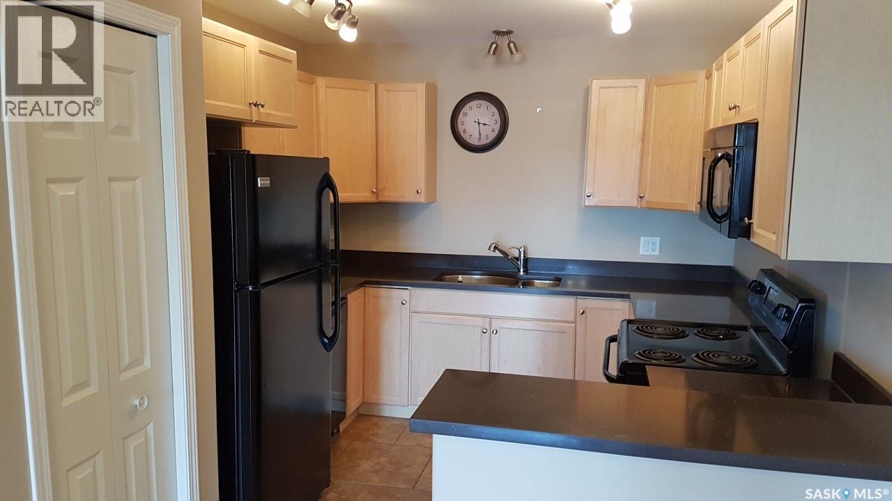 #1 201 CARLYLE AVENUE - 5