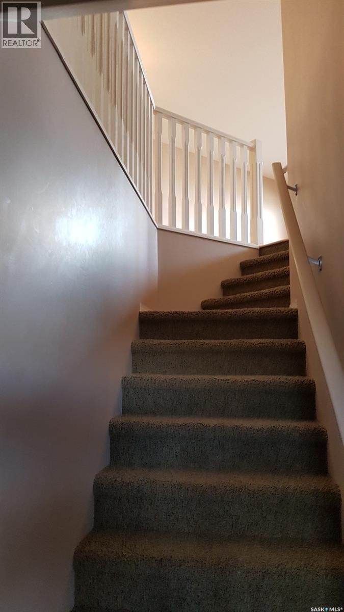 #1 201 CARLYLE AVENUE - 9