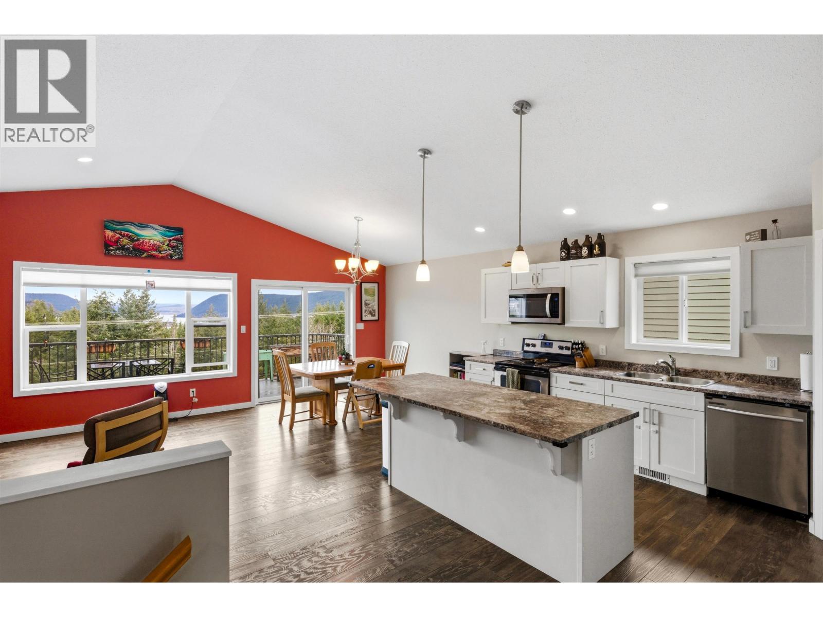 318 FOSTER Way - photo 2