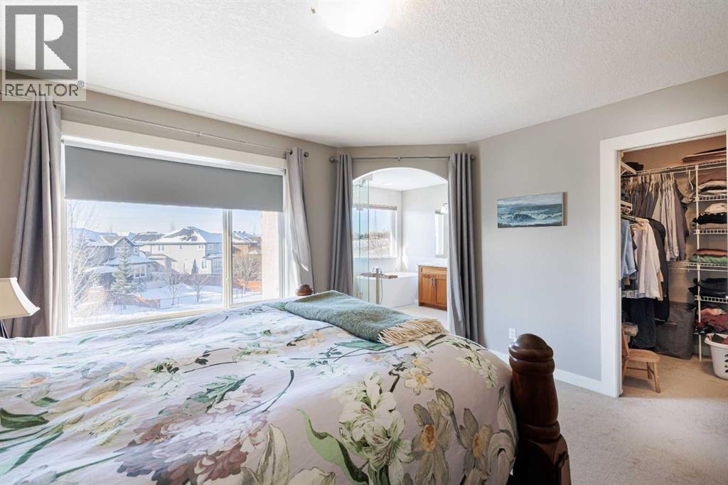 Single Family House for Sale in  Tuscany Estates Crescent NW Tuscany Calgary 