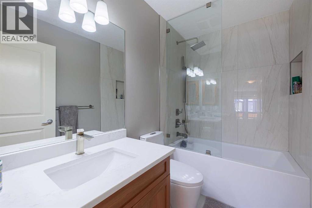 Single Family House for Sale in  Tuscany Estates Crescent NW Tuscany Calgary 