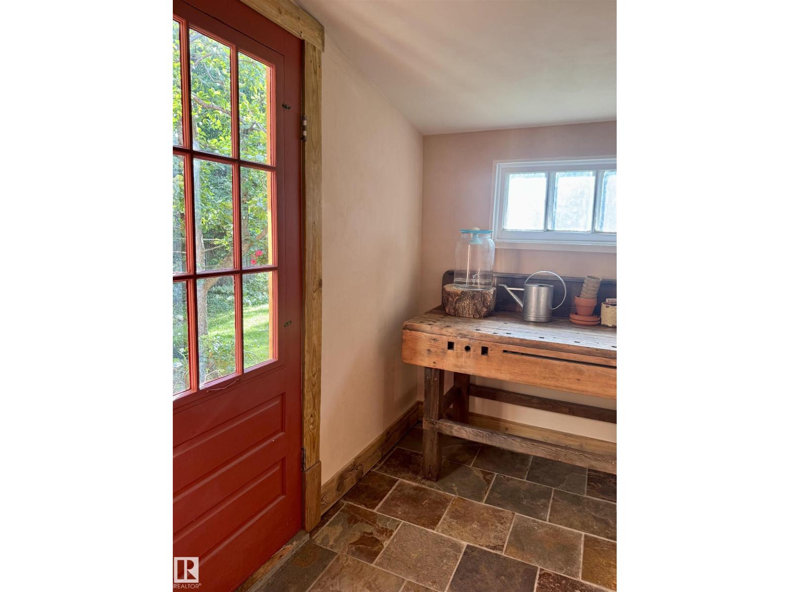 7024 105A ST NW - 24