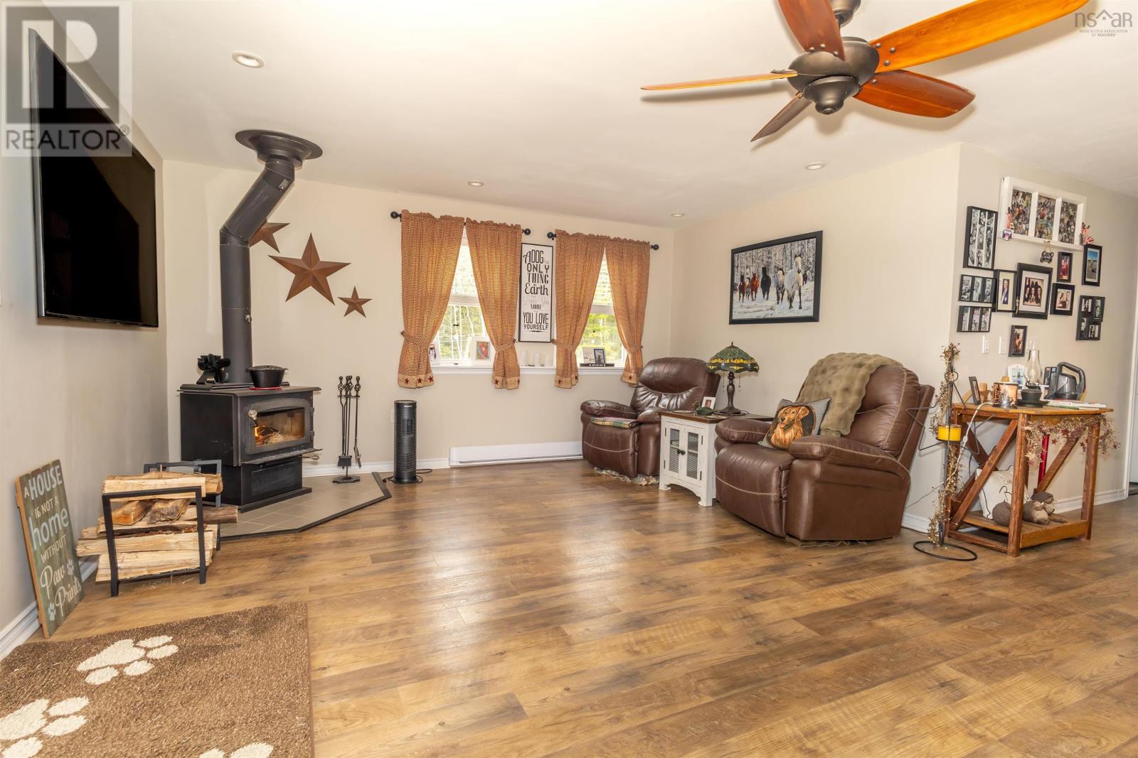 Property 2 of 43 of 99 Blaze Road