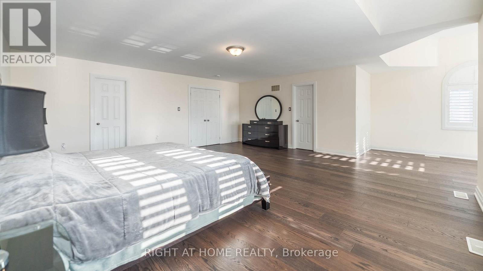 707 AUDLEY ROAD S - 33