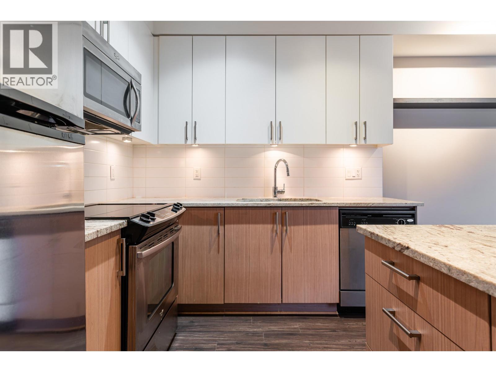 109 55 EIGHTH AVENUE, New Westminster