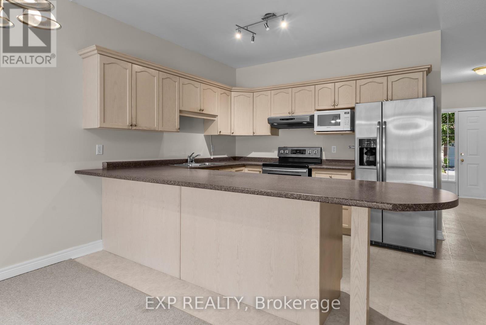 #23 5595 DRUMMOND ROAD - 10