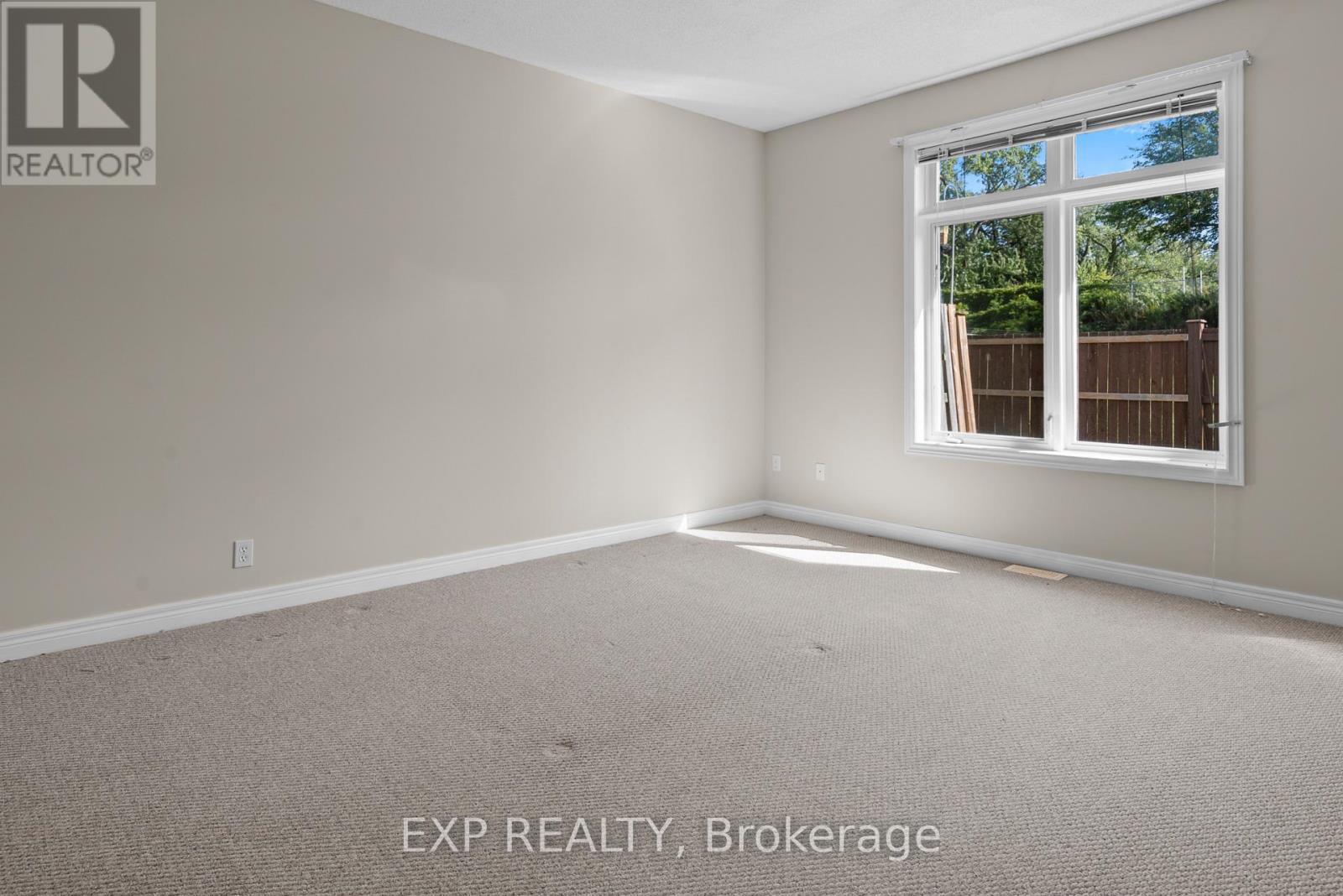 #23 5595 DRUMMOND ROAD - 15