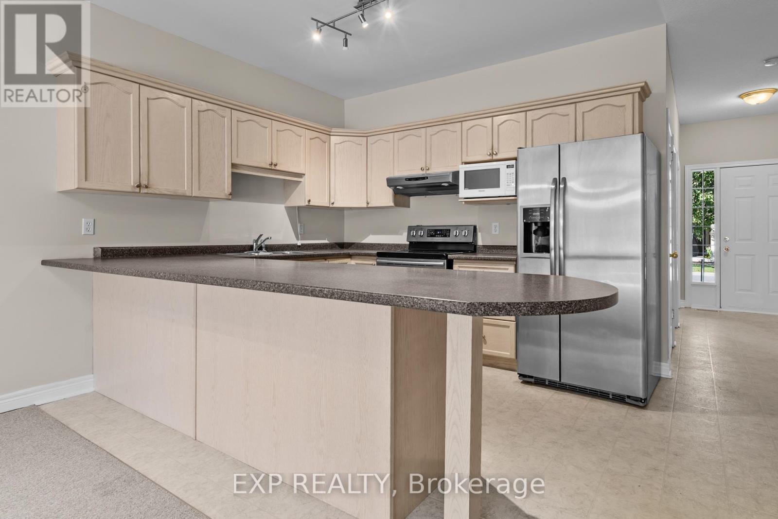 #23 5595 DRUMMOND ROAD - 8
