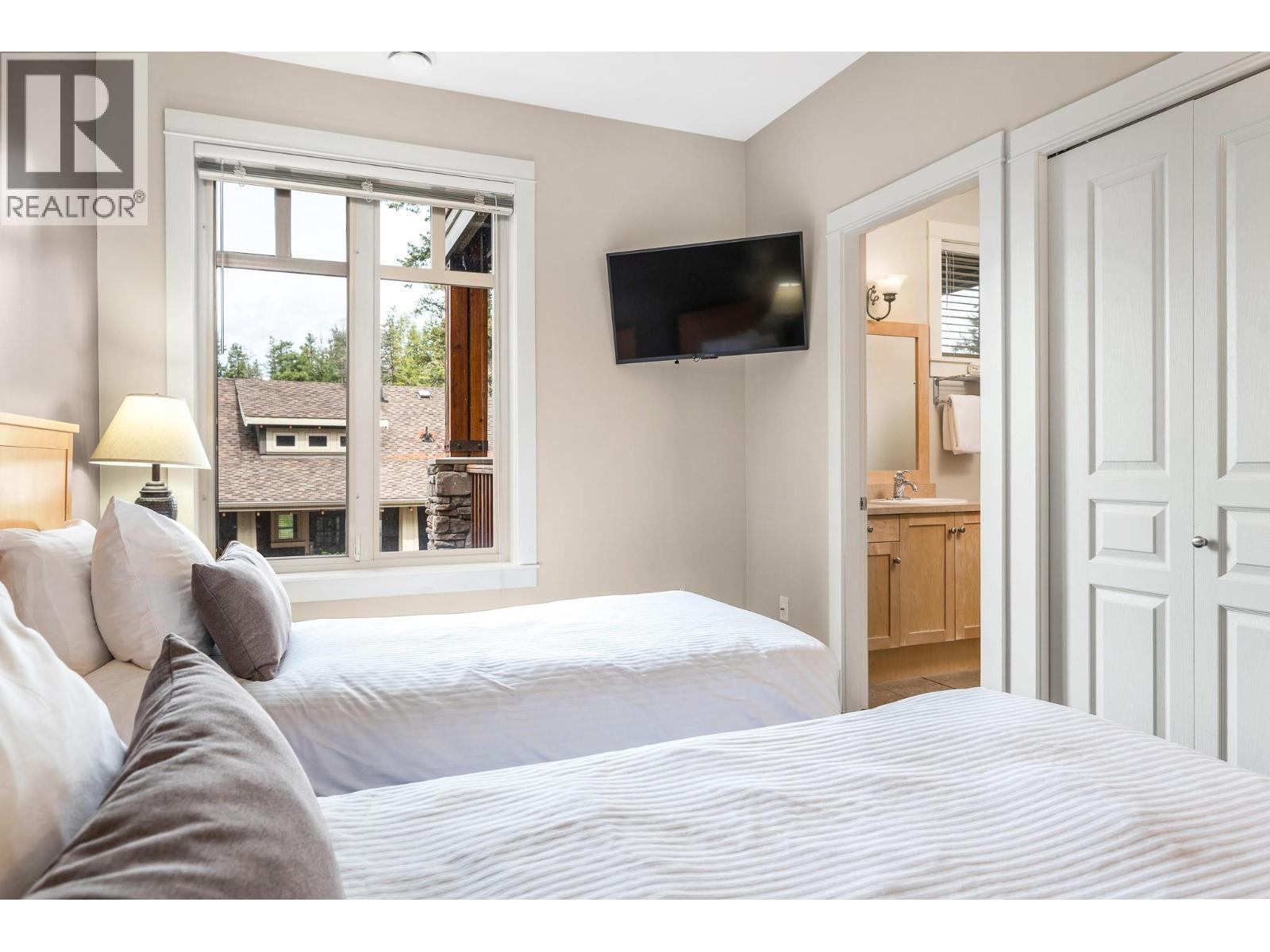 251 Predator Ridge Drive Unit# 12, Vernon