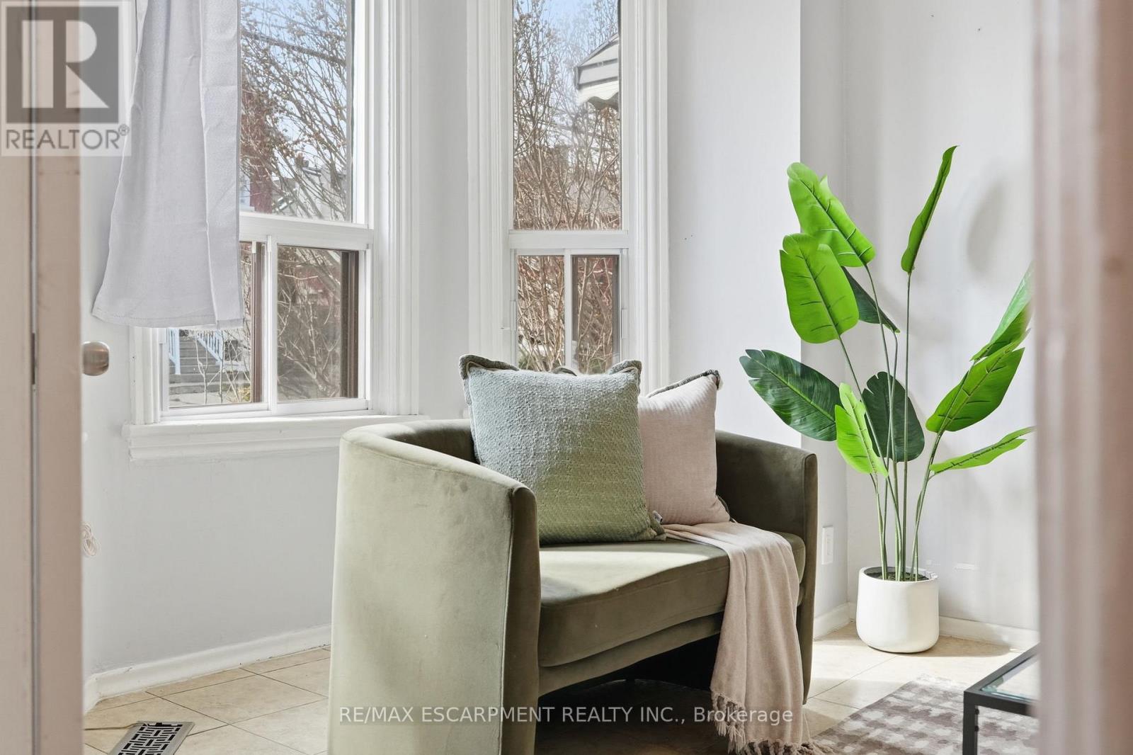 79 MURRAY STREET E - 10