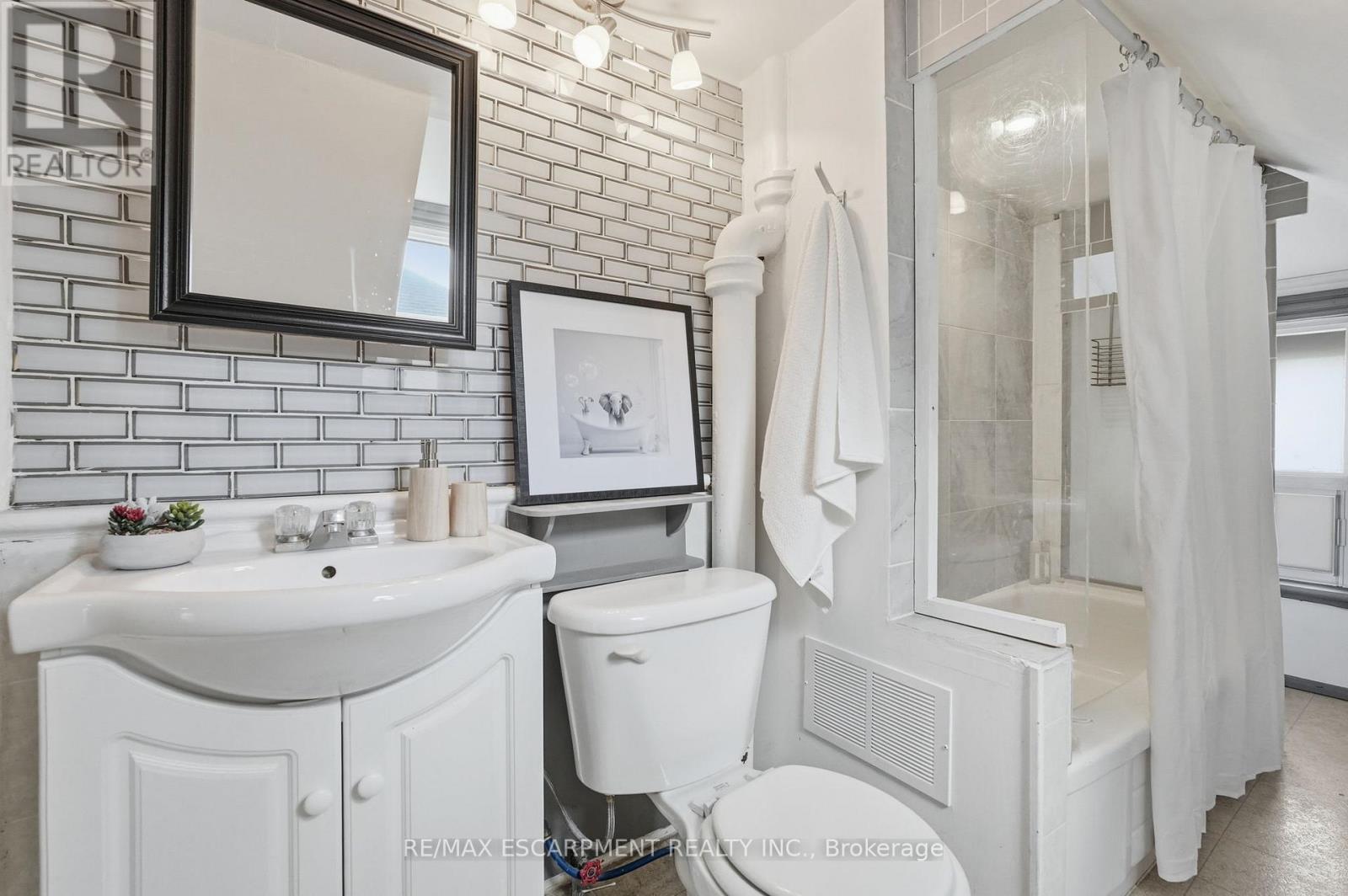 79 MURRAY STREET E - 32