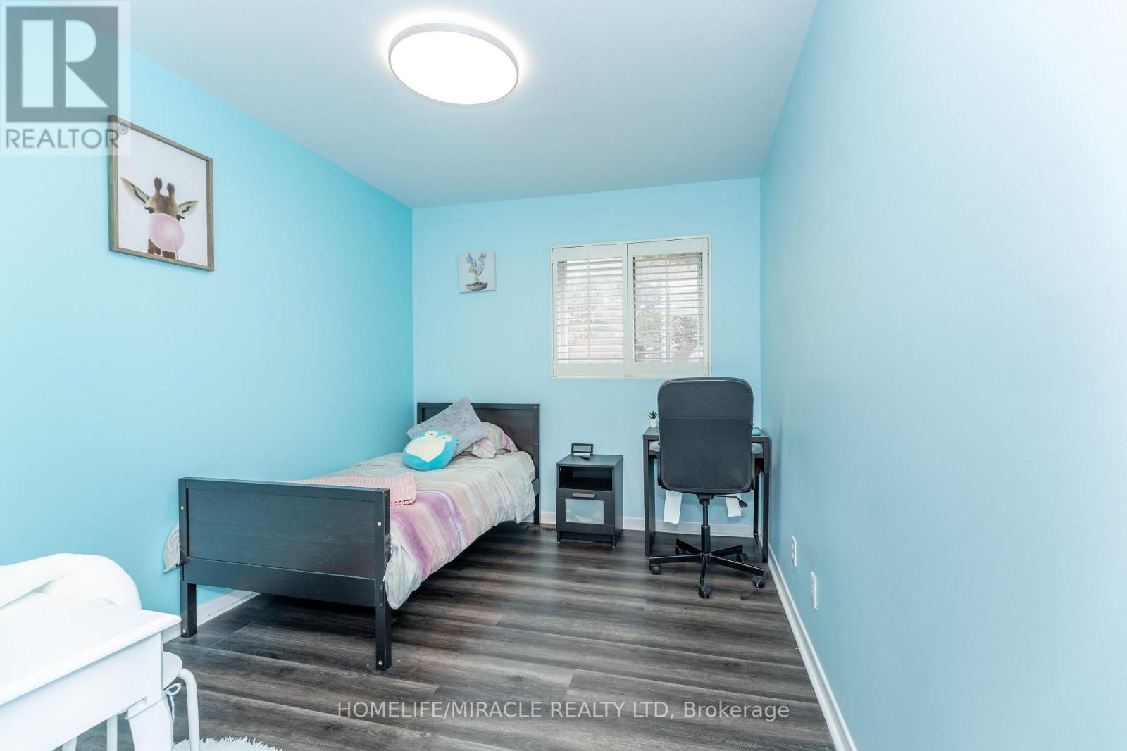 #2 90 CASTLEBURY CRESCENT - 40