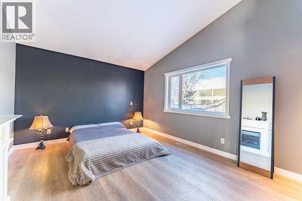 Single Family House Bungalow for Sale in  Douglas Woods Heights SE Douglasdale/Glen Calgary 