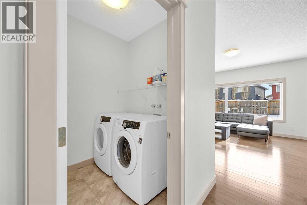 Single Family House for Sale in  Evanspark Gardens NW Evanston Calgary 