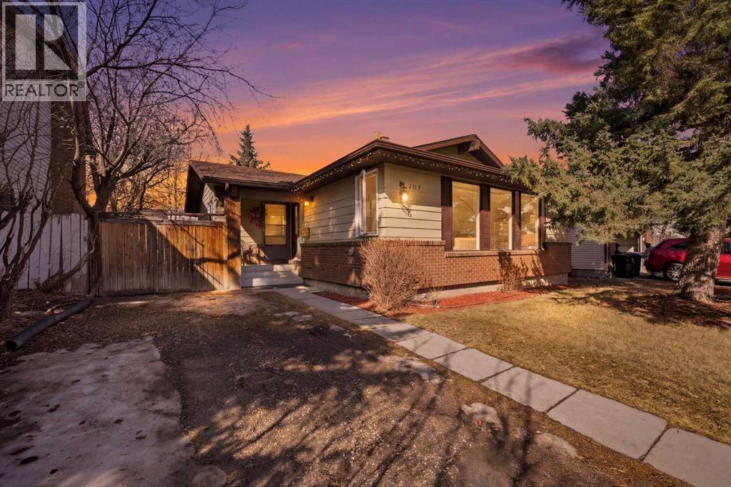 Single Family House Bungalow for Sale in  Wood Oak Way SW Woodlands Calgary 