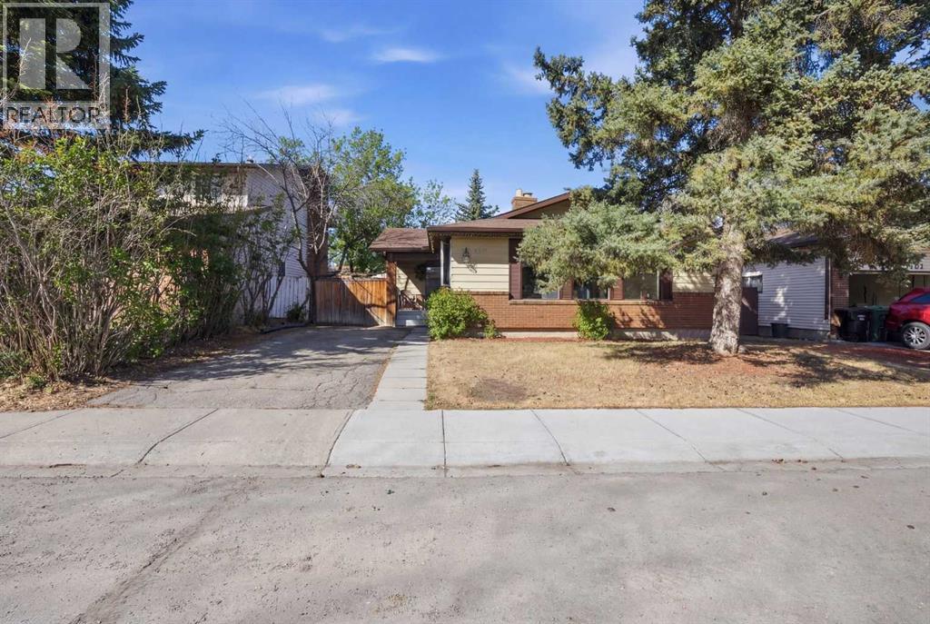 Single Family House Bungalow for Sale in  Wood Oak Way SW Woodlands Calgary 