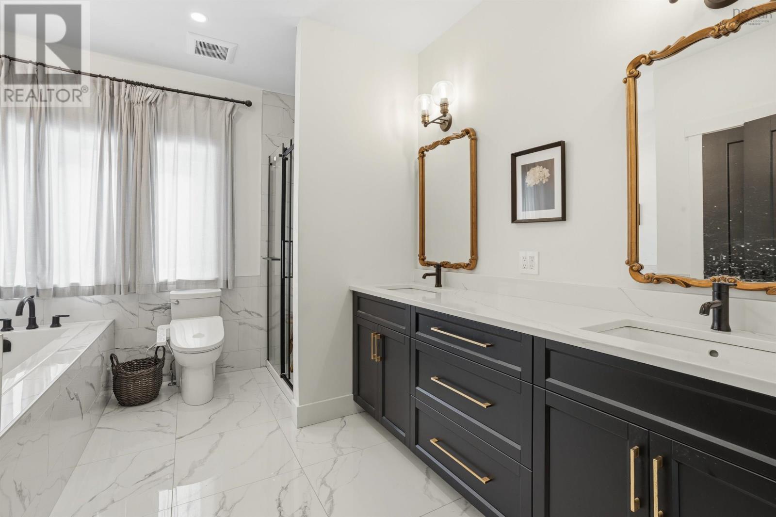 Property 11 of 34 of 502 High Road