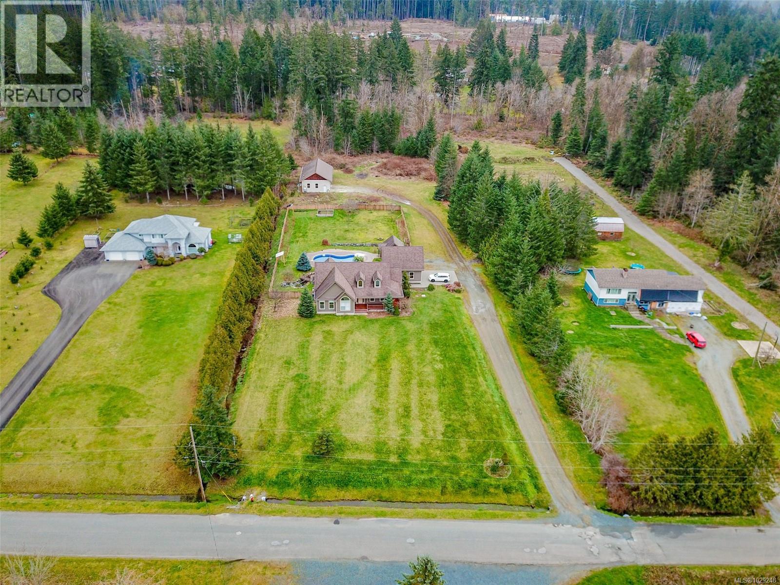 5495 Maebelle Rd - 1