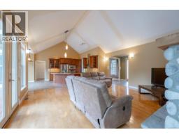 Living room - 5495 Maebelle Rd, Port Alberni, BC V9Y8R2 Photo 12