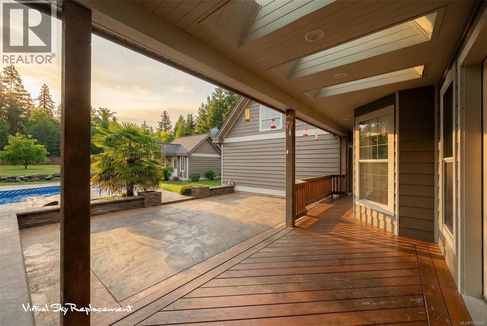 5495 MAEBELLE RD - 23