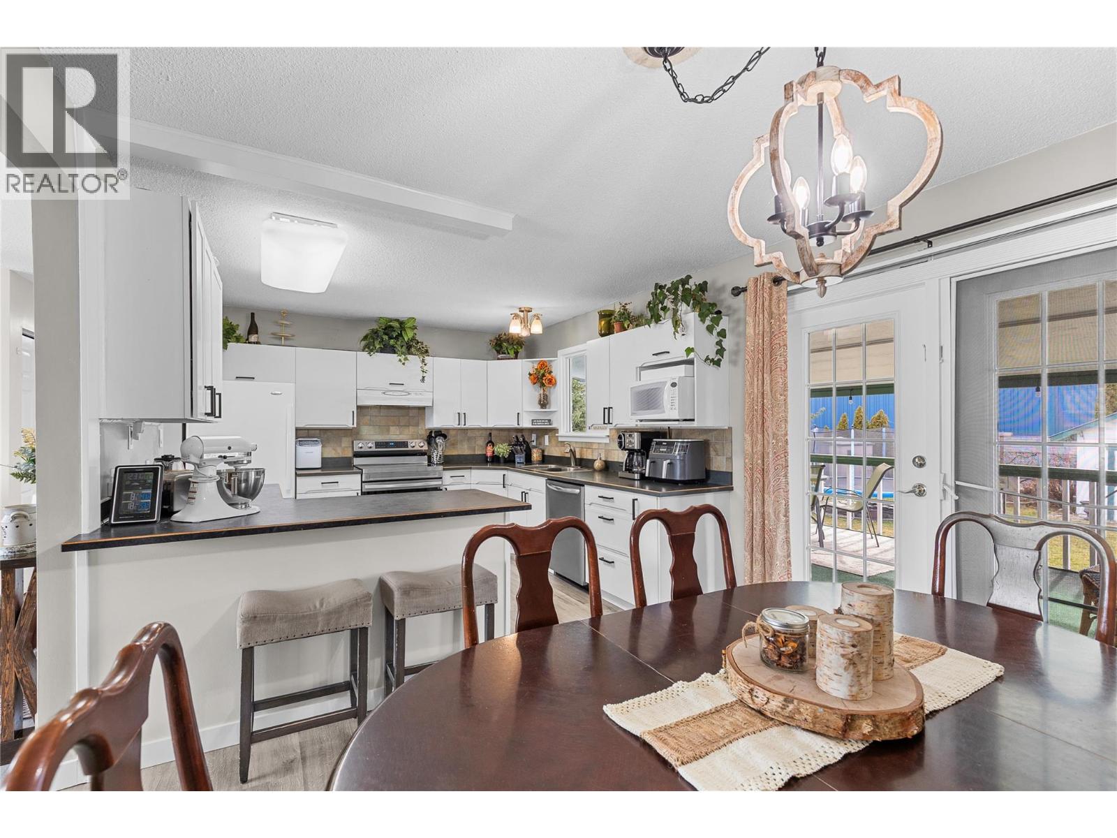 3735 PATTEN CRESCENT - 9