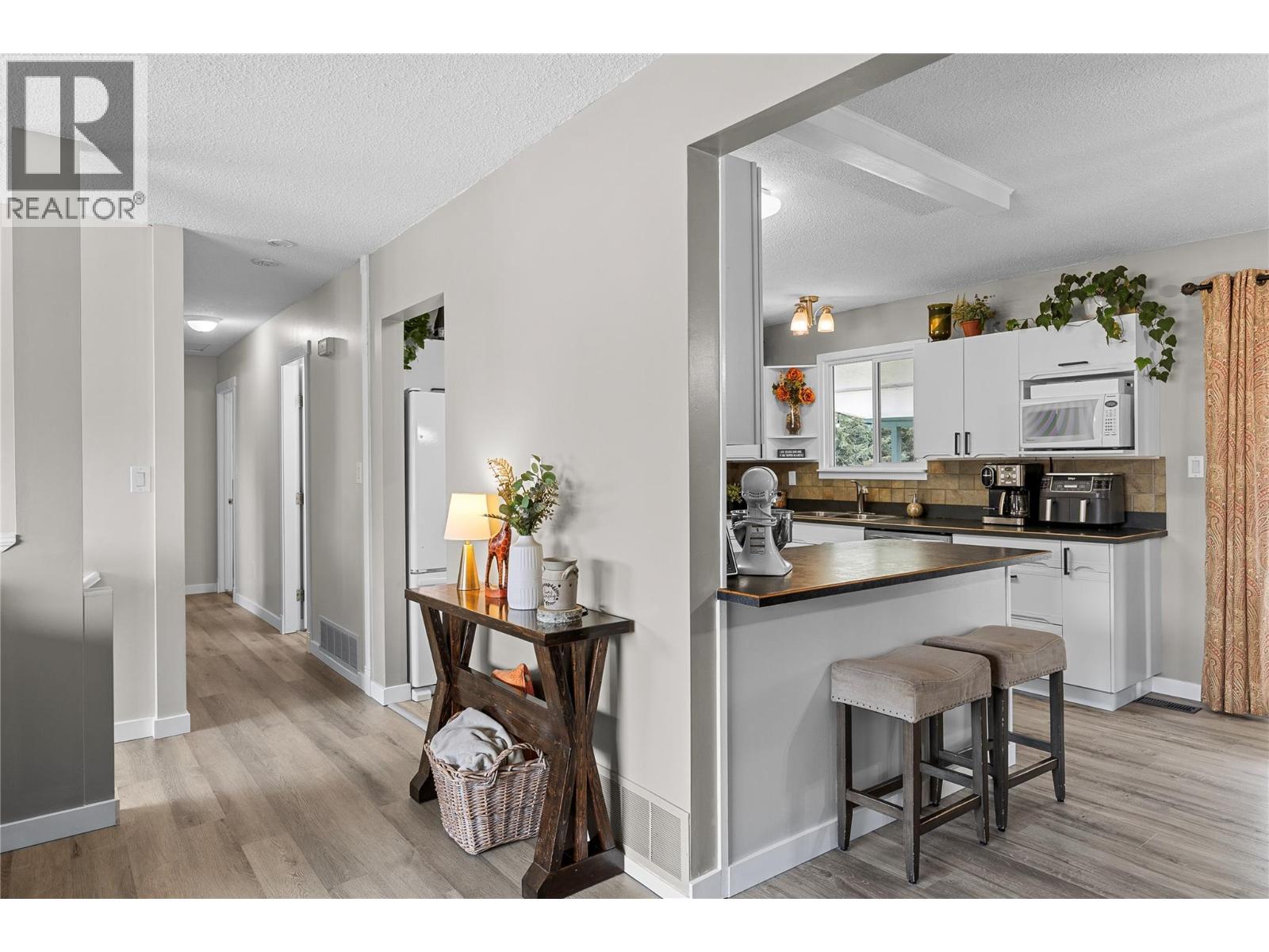 3735 PATTEN CRESCENT - 8