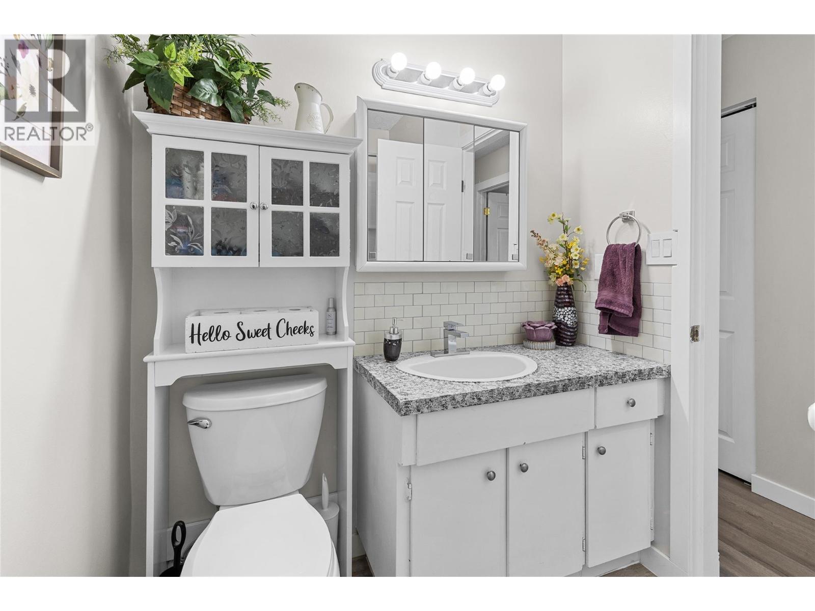 3735 PATTEN CRESCENT - 32