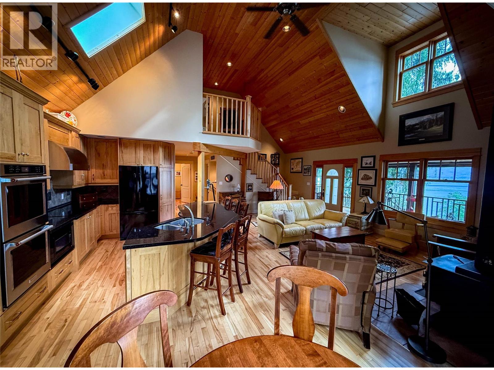 3544 Centre Street, Ainsworth