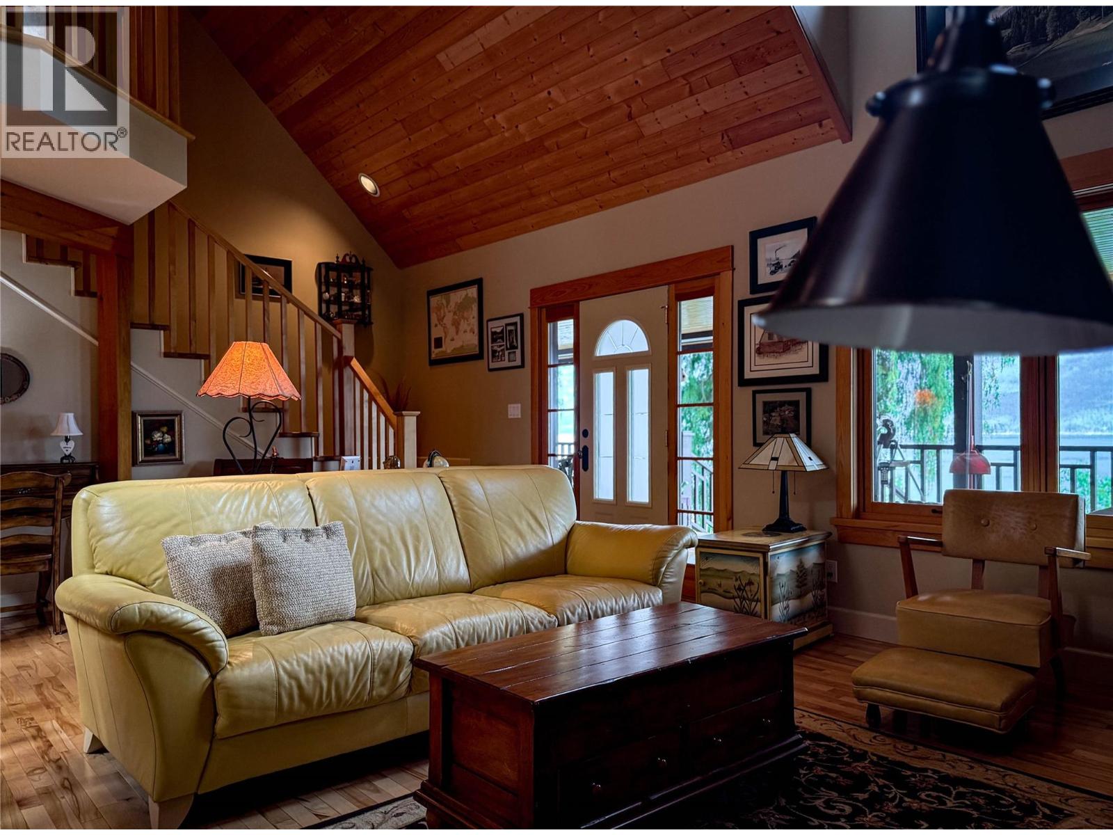 3544 Centre Street, Ainsworth