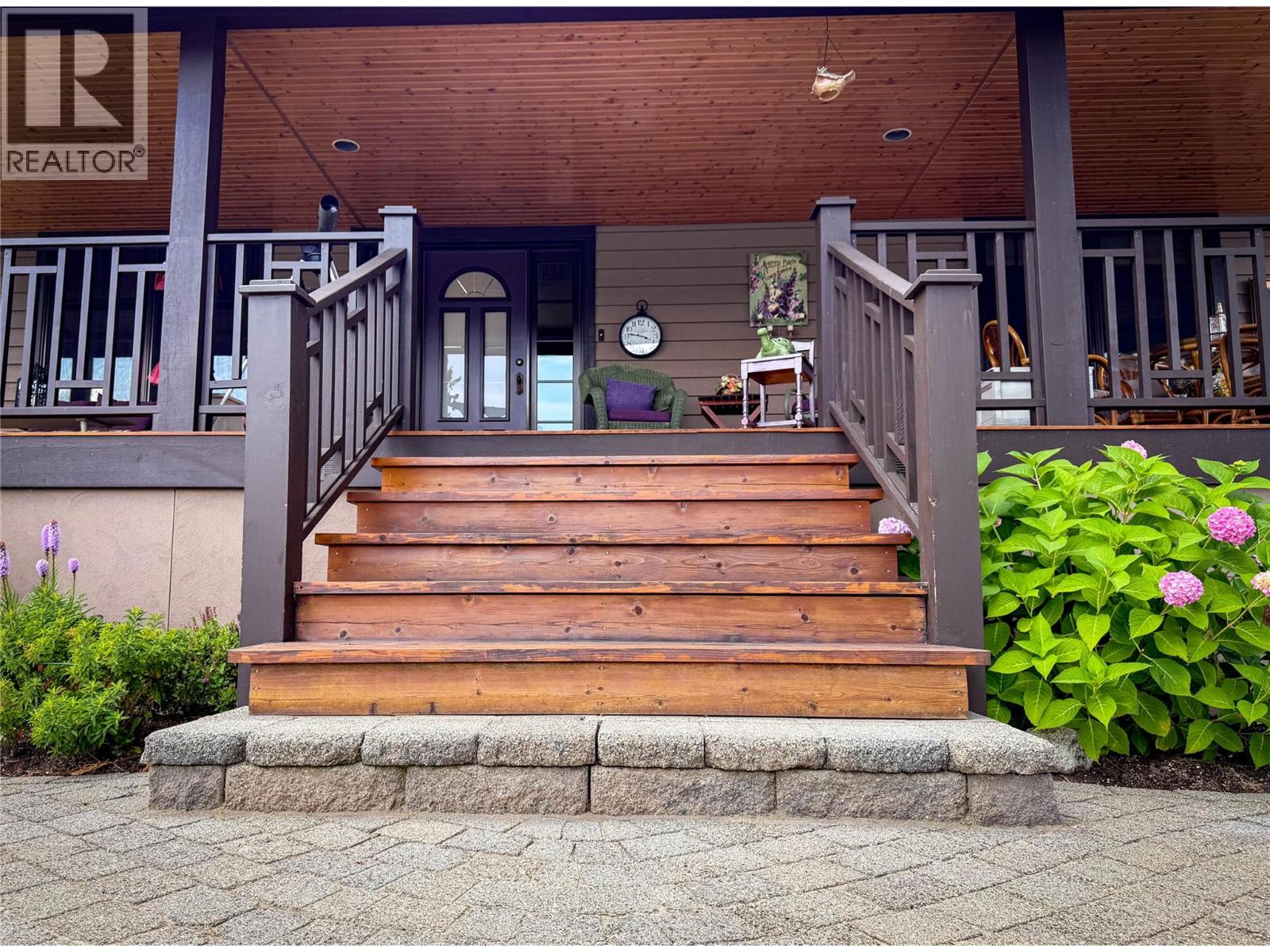 3544 Centre Street, Ainsworth