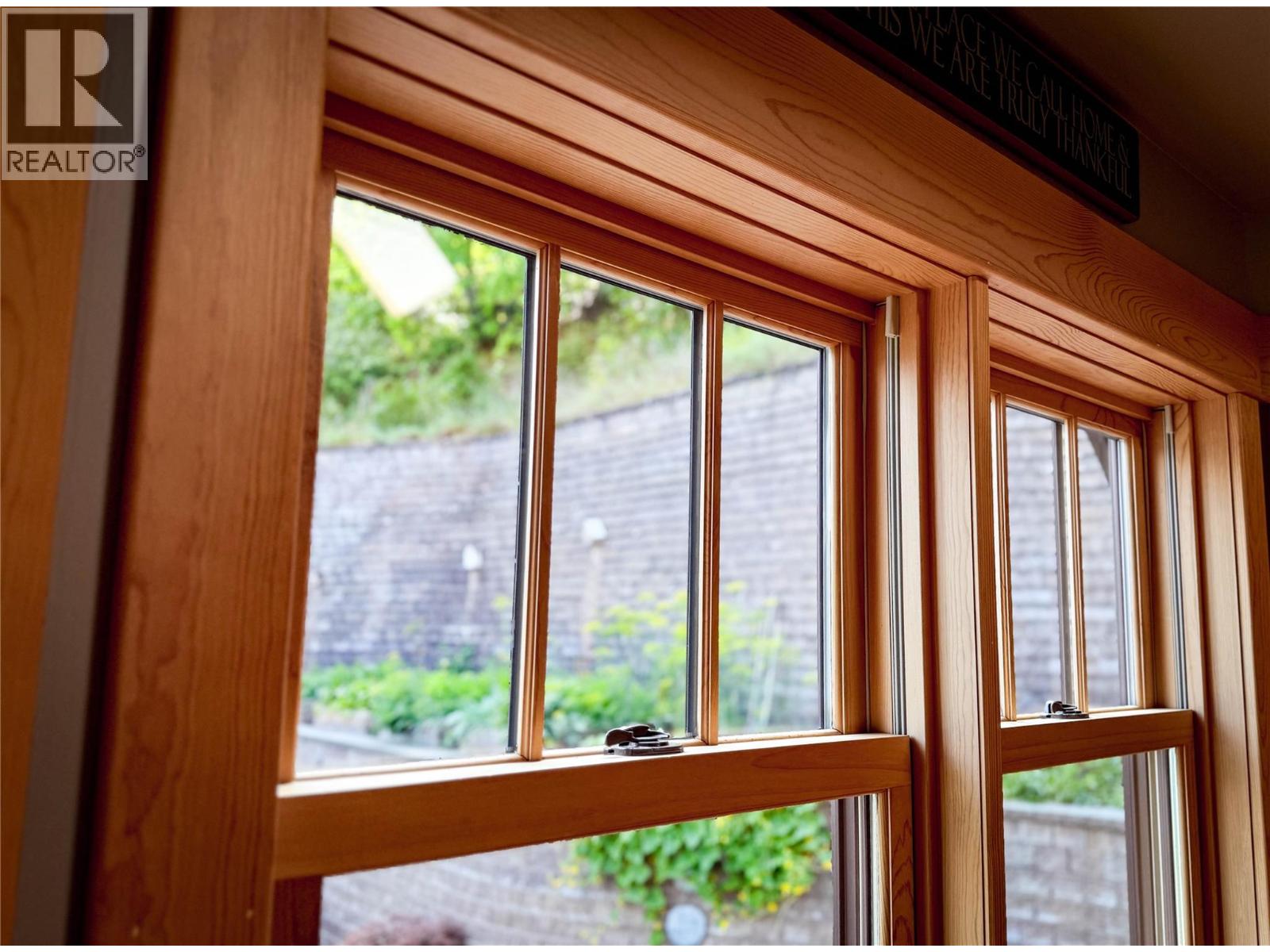 3544 Centre Street, Ainsworth