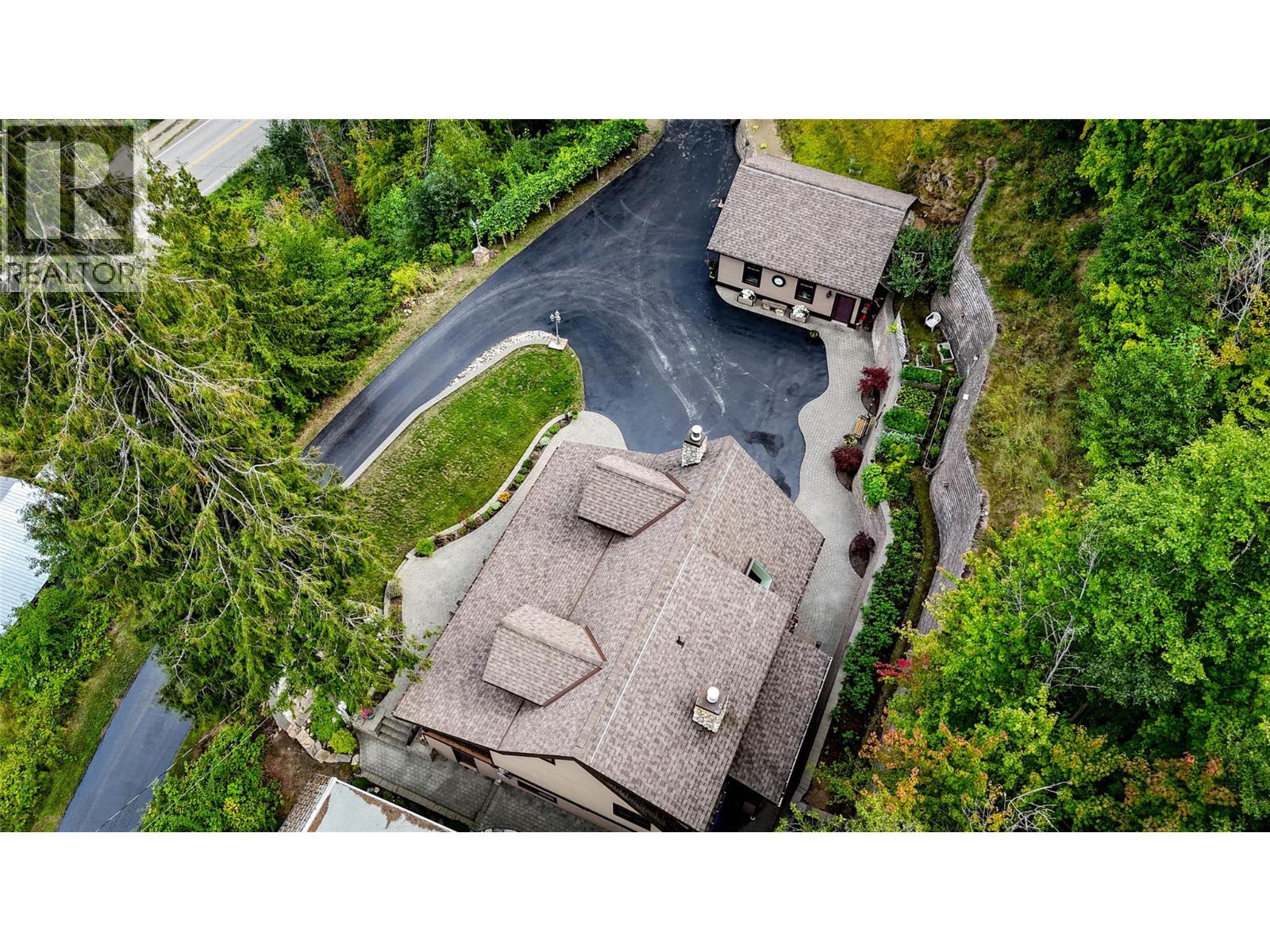 3544 Centre Street, Ainsworth