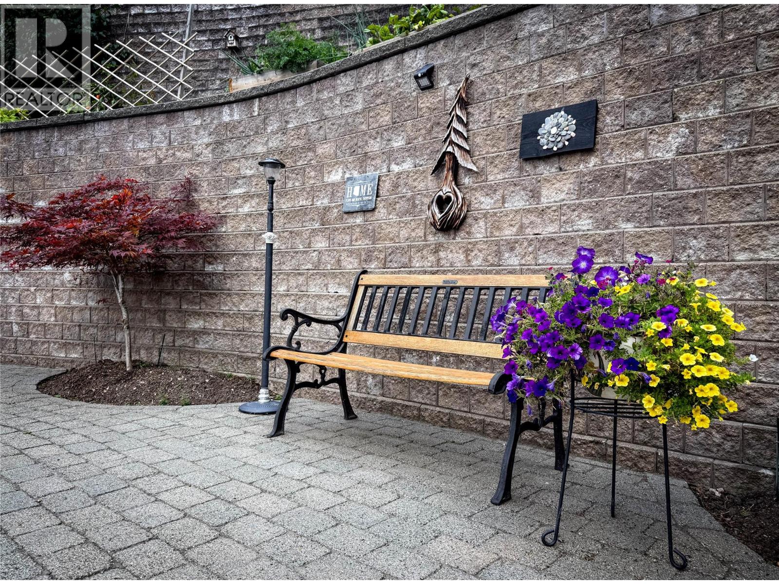 3544 Centre Street, Ainsworth