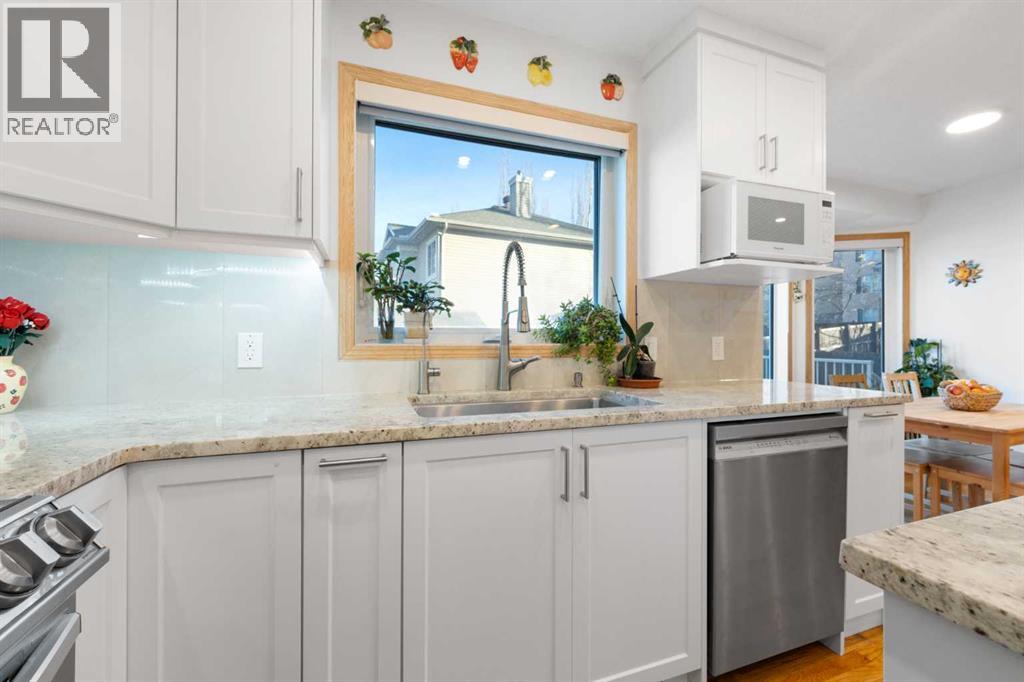 Single Family House for Sale in  Edgebrook Cove NW Edgemont Calgary 