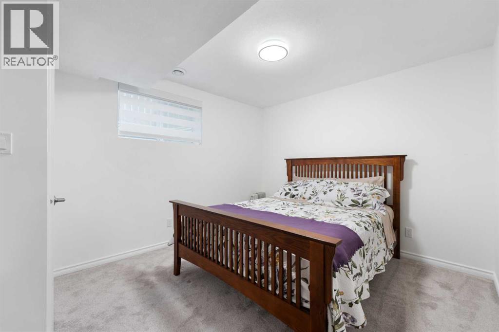 Single Family House for Sale in  Edgebrook Cove NW Edgemont Calgary 