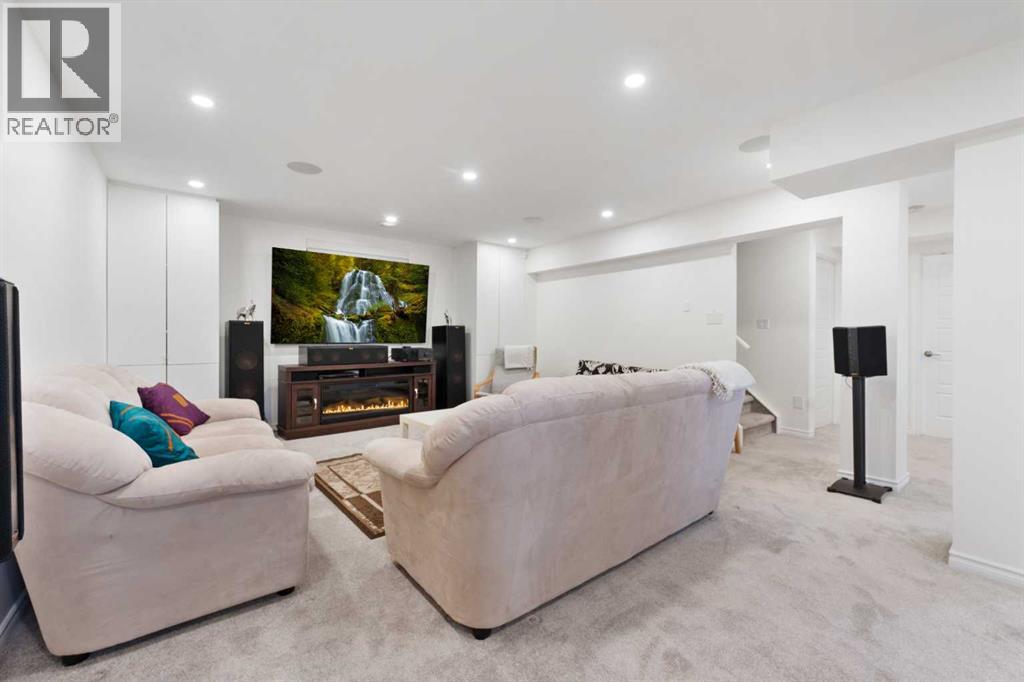 Single Family House for Sale in  Edgebrook Cove NW Edgemont Calgary 