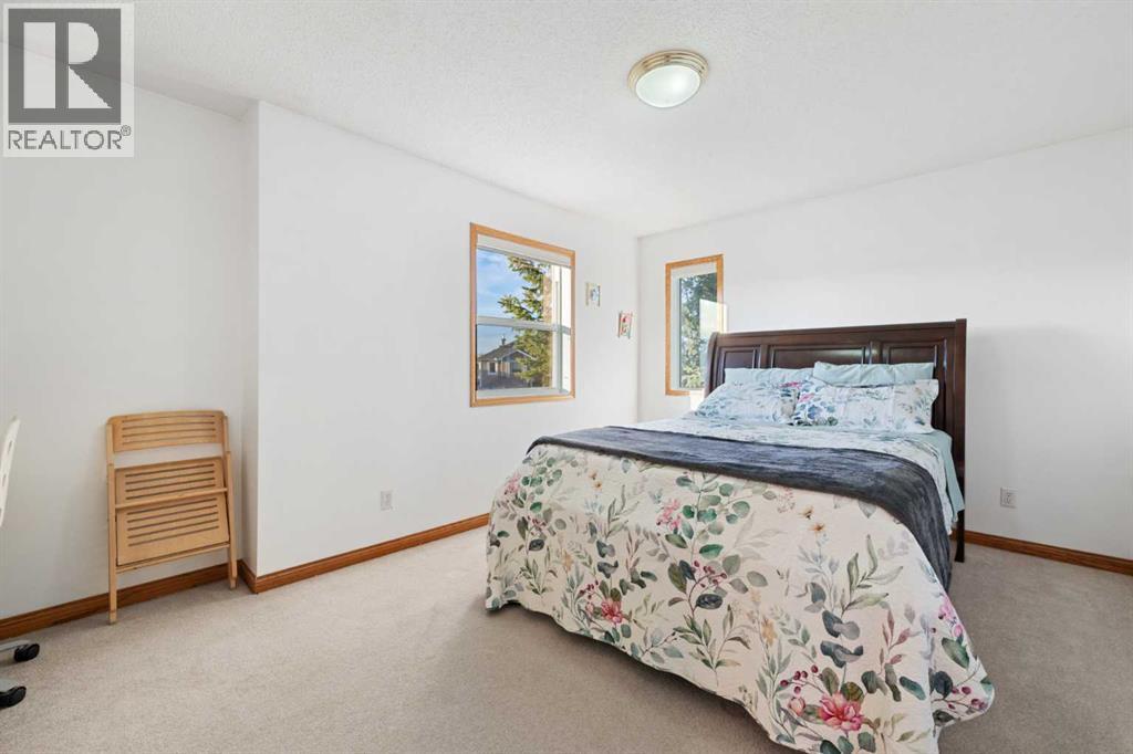 Single Family House for Sale in  Edgebrook Cove NW Edgemont Calgary 