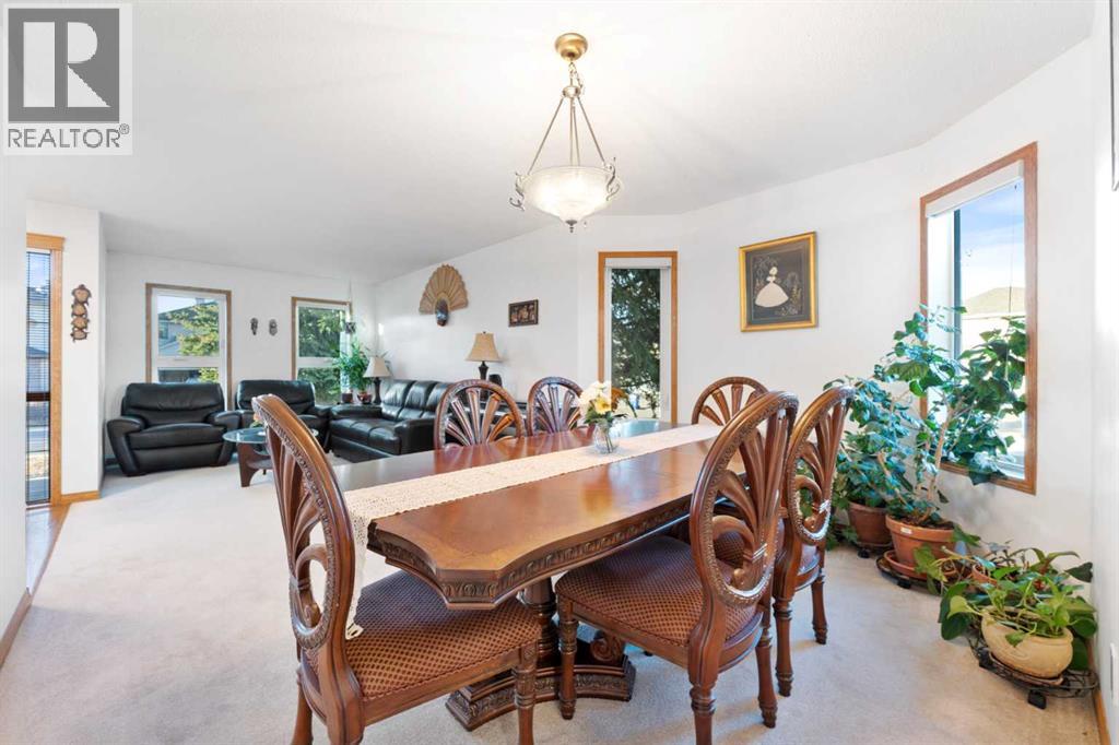 Single Family House for Sale in  Edgebrook Cove NW Edgemont Calgary 