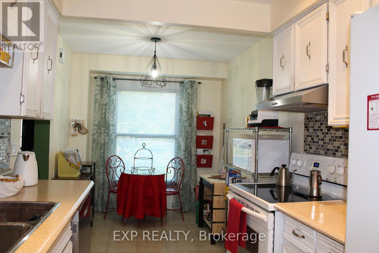 42 LINDRIDGE AVENUE - 2